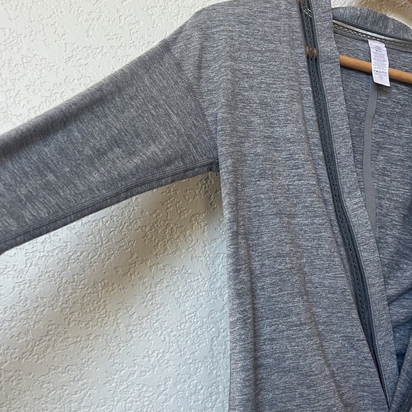 Ivivva Girl's Long Sleeve Criss Cross Gray Size 12 - Picture 7 of 10